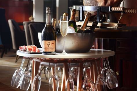 Customer Service Champagne Bar