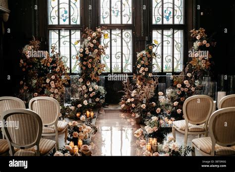 Customizable venue floral arrangements