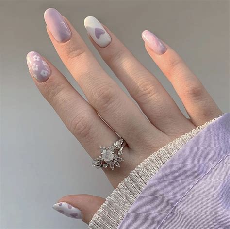 ᴹᴱᴱᴬᴿᴬ ♡ me_eara korean ulzzang girl instagram bemy1in pink nails