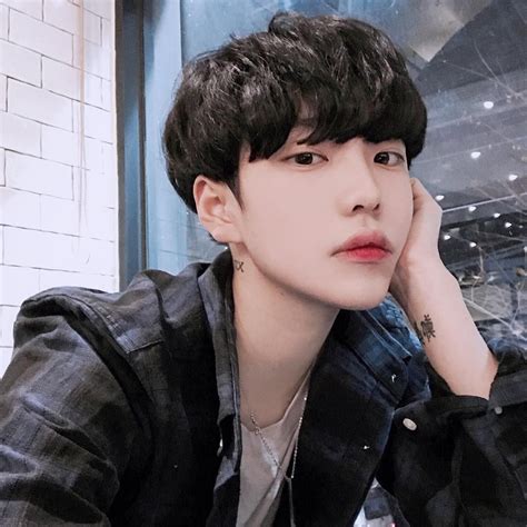 Cute Kpop Guys