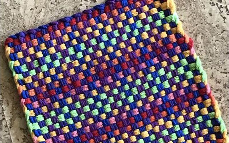 Cutting Loops Evenly On A Loomed Potholder