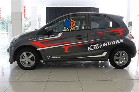Cutting Sticker Mobil Abu Abu