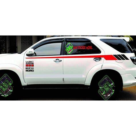 Cutting Sticker Mobil Hitam Merah