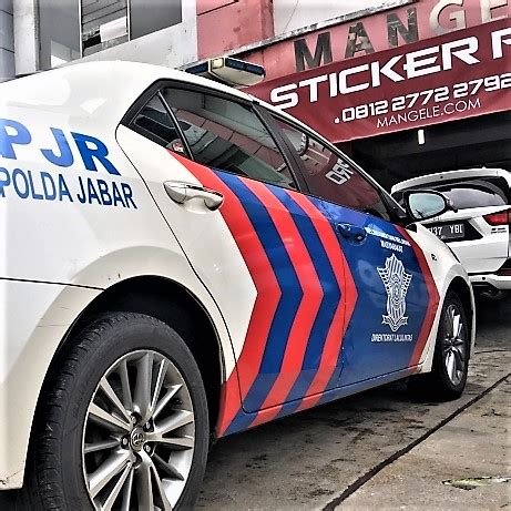 Cutting Sticker Mobil Polisi