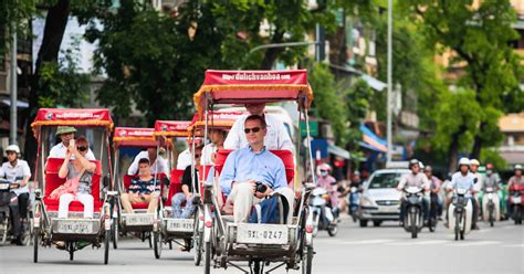 Cyclo vs Walking Tour