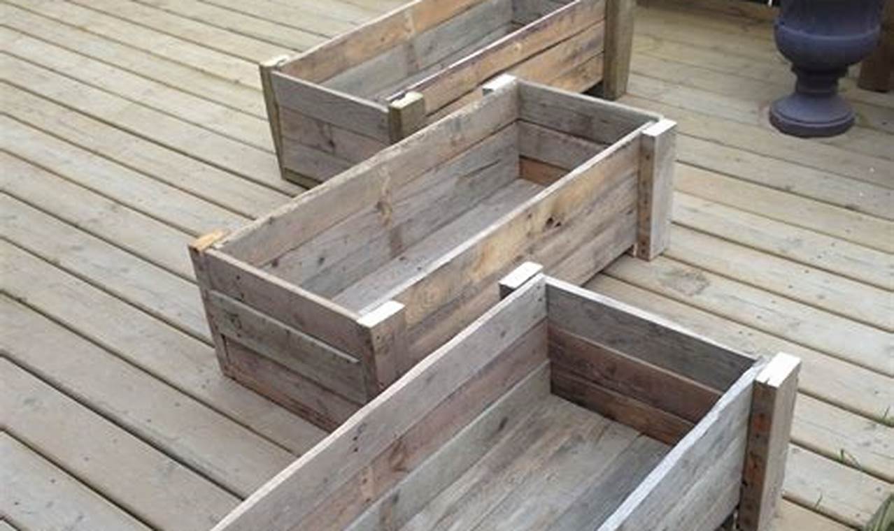 DIY outdoor pallet planter box projects for gardeners