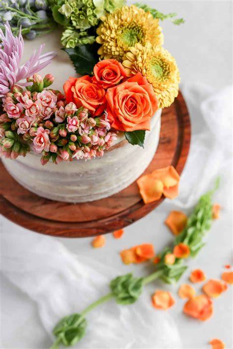 DIY Flower Cake Decorating