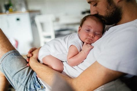 Dad Care: Essential Baby Tips & Support