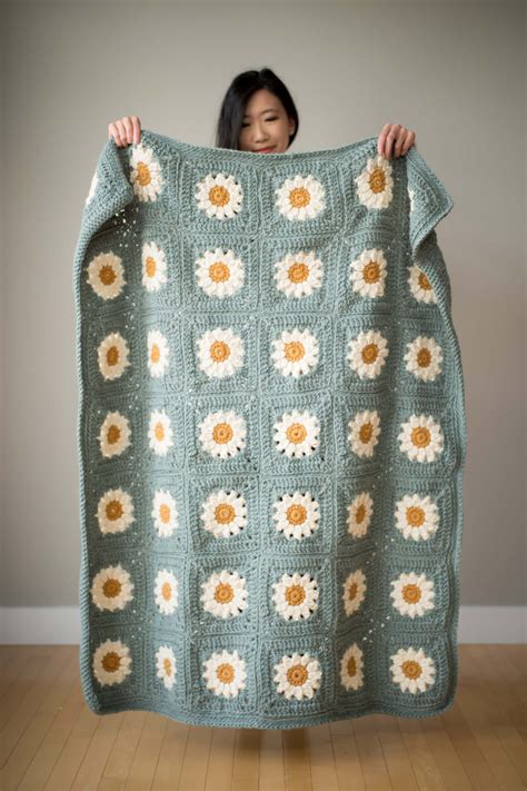 Daisy Blanket Crochet Kit