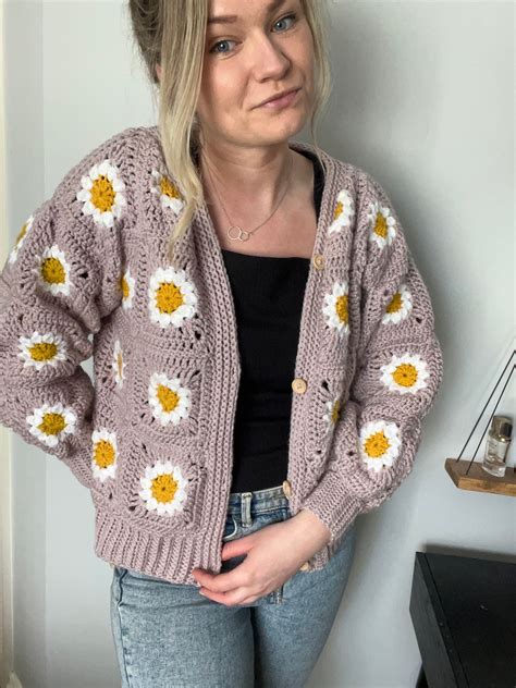 Daisy Cardigan Crochet