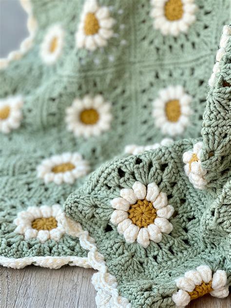 Daisy Crochet Blanket