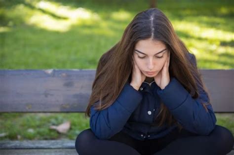 dampak-reaksi-cemas-performa-kerja-solusi-meningkatkan-produktivitas