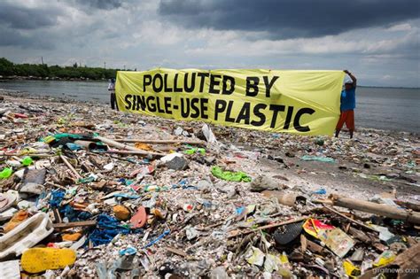 Dampak lingkungan dari pembuangan kantong plastik yang berisikan udara