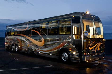 Day tour bus