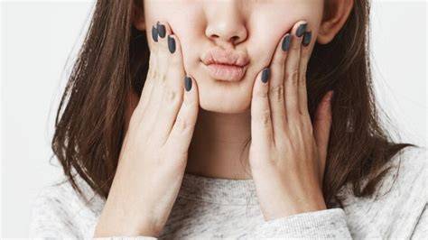 Gross but True: Discover the Secret of Dead Skin Accumulating Inside Your Cheeks! A Journey into Oral Hygiene You Can't Resist.