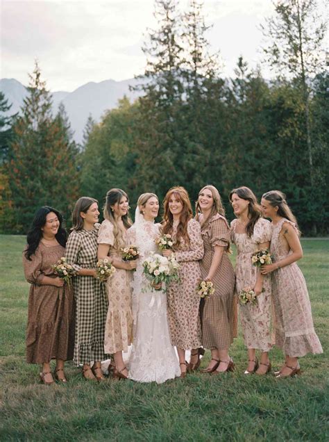 Decoding the Rustic Elegant Wedding Dress