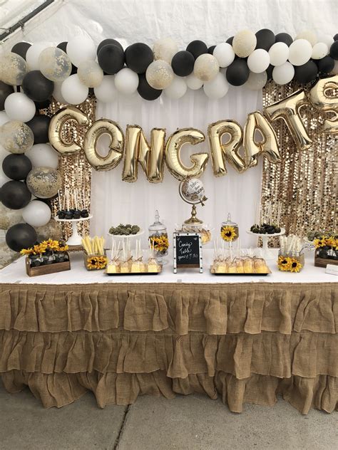 Stunning Ideas for Decorating Your Graduation Party Table