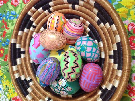Decorating Plastic Easter Eggs