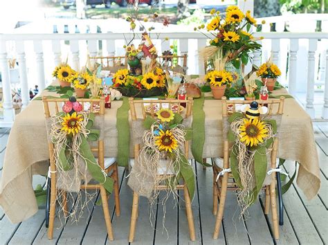 Sunflower and Burlap Decorating: Rustic Chic Inspiration
