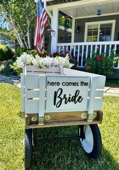 Decorating Your Here Comes the Bride Wagon