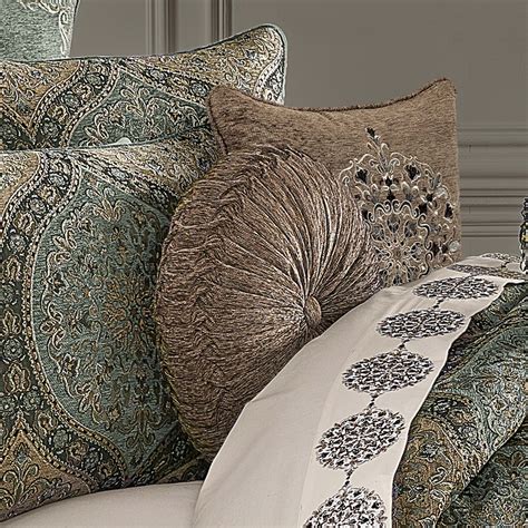 Decorative Pillows for a Bed