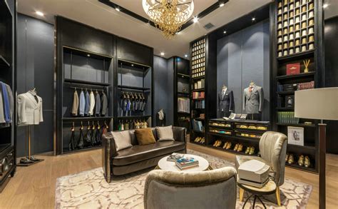 Dedicated Retail Suit Shops