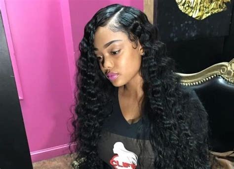 Deep Side Part Curly Hair