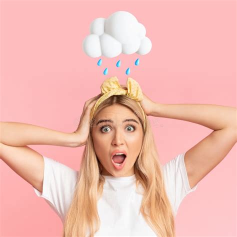 The Wonders of Uncovering the Definition of Freaking Out - A Guide to Understanding One's Overwhelming Emotions