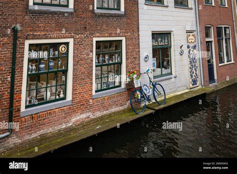 Delft Canal House