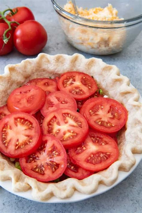 Delicious Paula Deen’s Tomato Pie Recipe