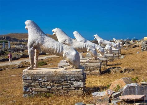 Delos lions