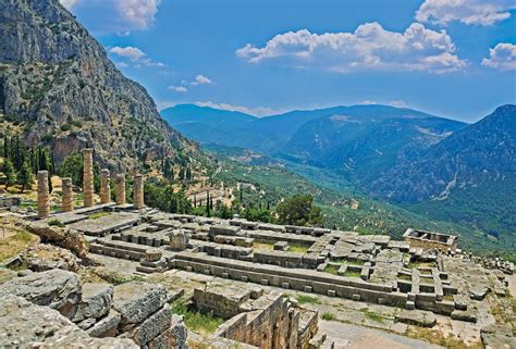 Delphi ancient ruins