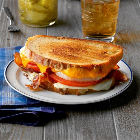 Deluxe Grilled Cheese Sandwich