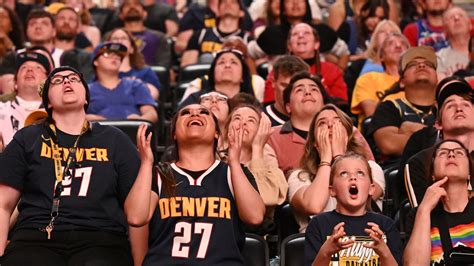 Denver Nuggets fans