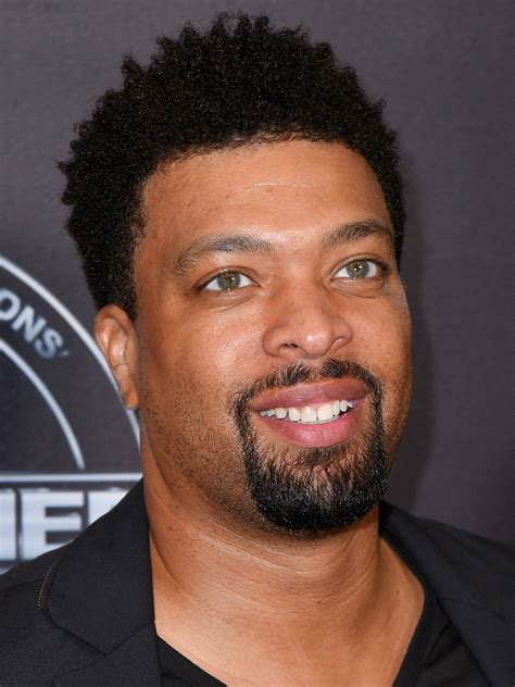 Unleashing the Comedy Genius: Deray Davis, Reigning King of Laughter