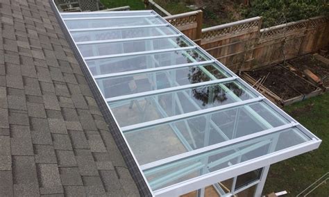 Desain atap transparan yang menarik dan fungsional