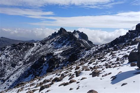 Descend to Naromoru Gate