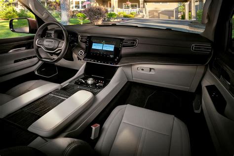 Design and Interior of the 2023 Jeep Wagoneer