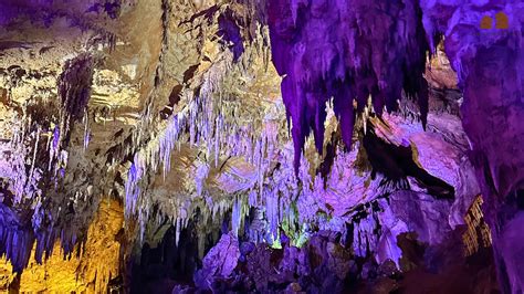 Detailed geological formations Maria Cave