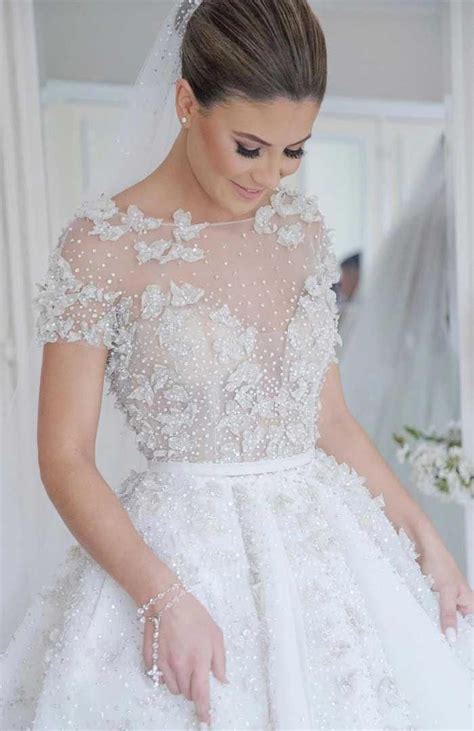 Details of Wedding Dresses Gowns that You Need to Consider