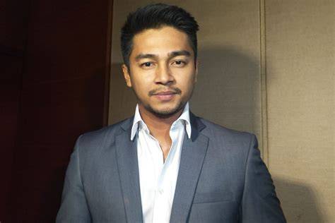 Deva Mahenra Biodata
