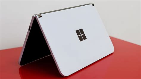 Developers run Windows 11 and Android 14 on Surface Duo