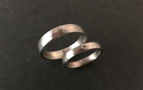 Diamantene Hochzeitsringe