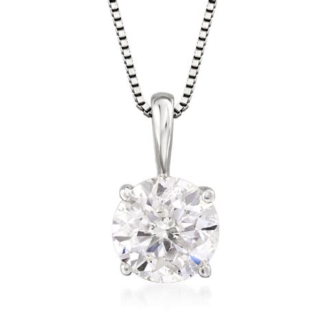 Diamond pendant necklace: Give other shine to your personality
