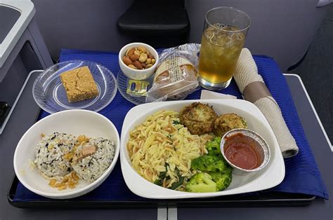 Dietary Restrictions and Customization Options for United First Class Meals in 2022