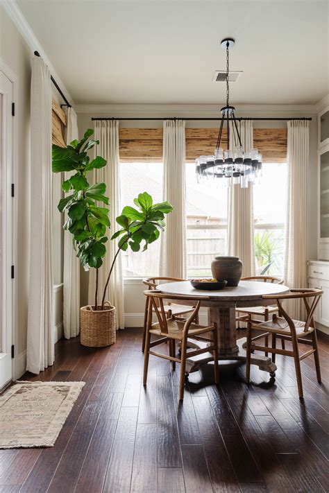 Floor-Length Dining Room Window Drapes