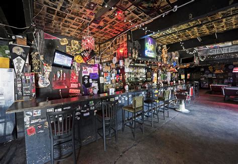 Captain Stoner Dive Bar Crawl Ticket Review: Is It Worth It?