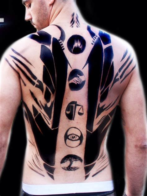 Behind the epic tattoos of ‘Divergent’