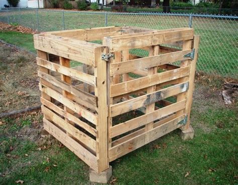 Transform Your Garden into a Green Haven: Build Your Own Sustainable and Eco-Friendly Compost Bin with Pallets Today!