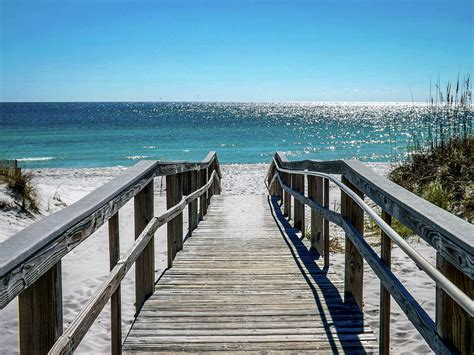 Does Pensacola Have A Beach